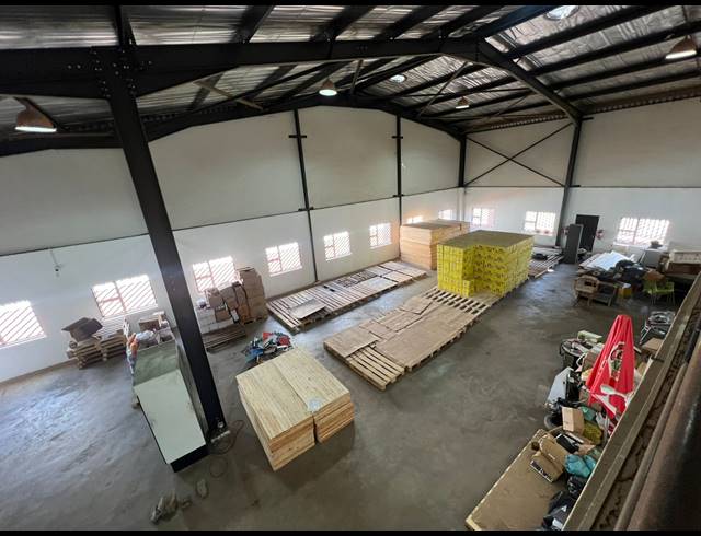320M² WAREHOUSE TO LET IN SUNDERLAND RIDGE